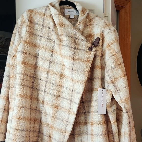 Coat - Picture 3 of 7